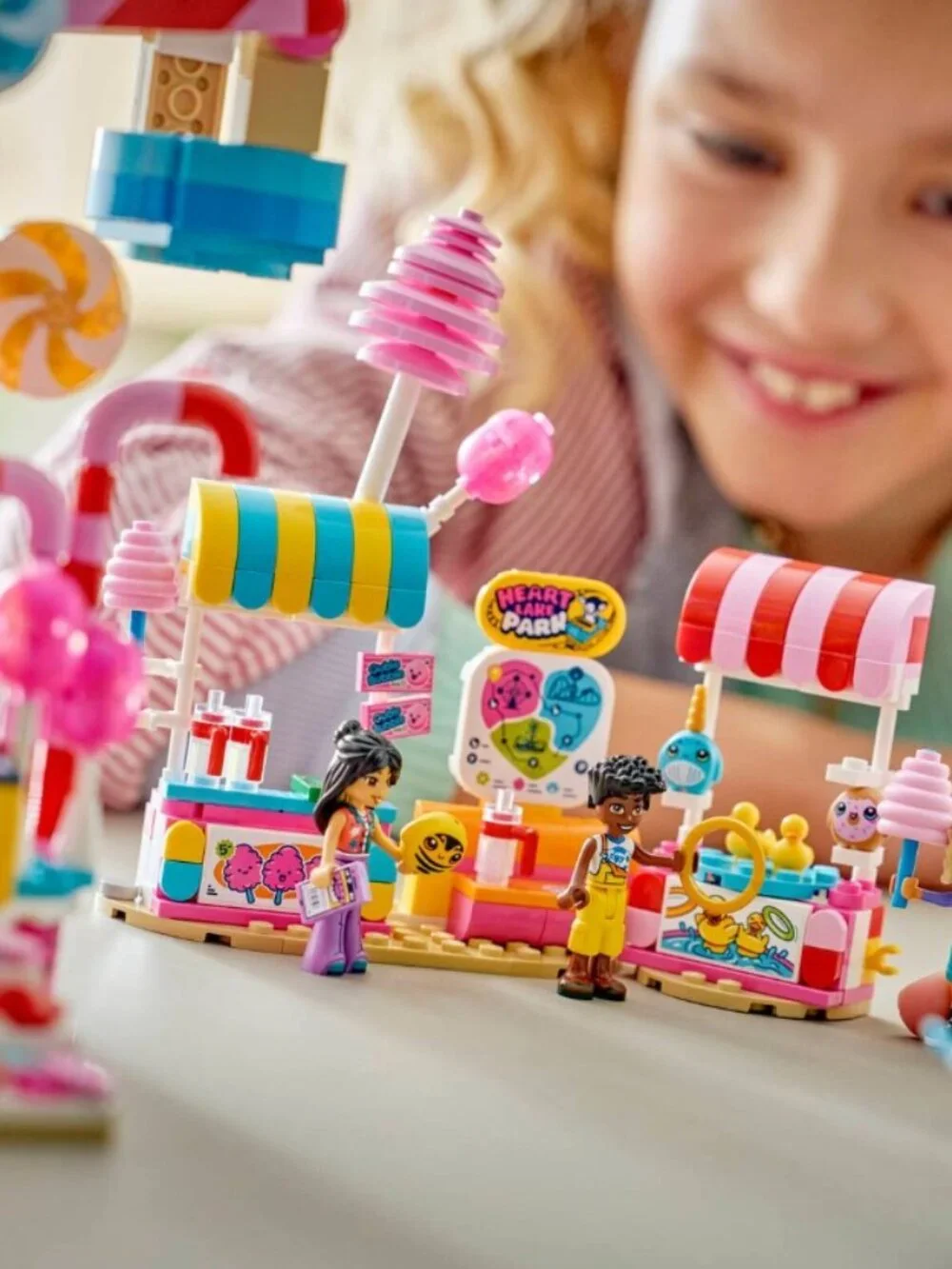LEGO Friends 42700 Candy & Cupcake Ferris Wheel NIB New in Hand